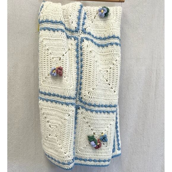 Vintage hand crochet knit cottagecore 3D flower accent throw blanket grannycore - Picture 7 of 16